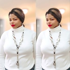 Paparazzi Fashion Necklace with Earrings